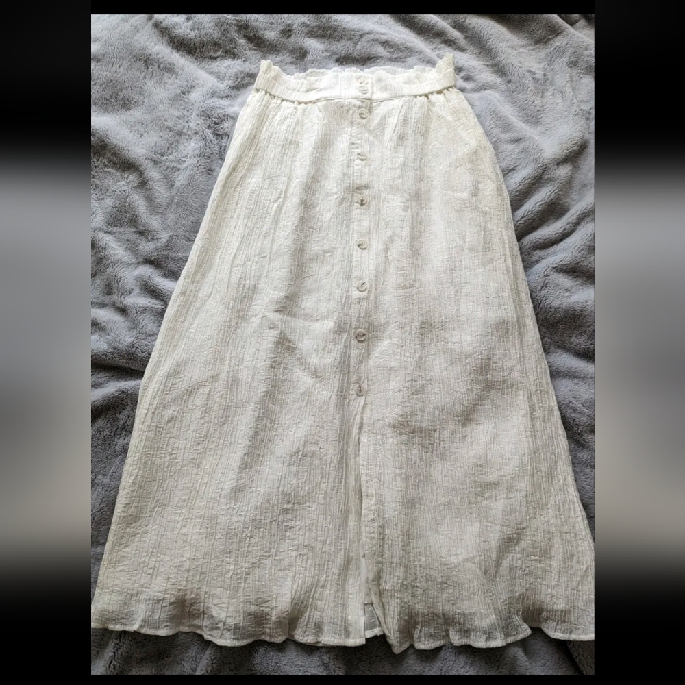 H&M White Midi Maxi Skirt Longline Crepe Button Boho Small.